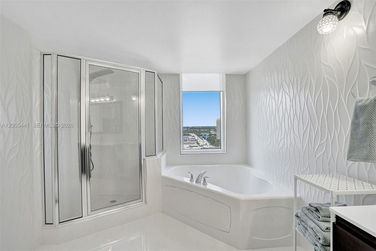 16699 Collins Ave , Unit 1908, Sunny Isles Beach, FL 33160 Photo