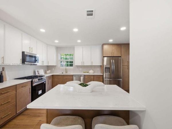 3429 E shore road , Miramar, FL 33023