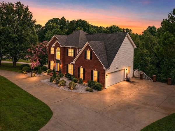 296 Cloudland Road , Dahlonega, GA 30533