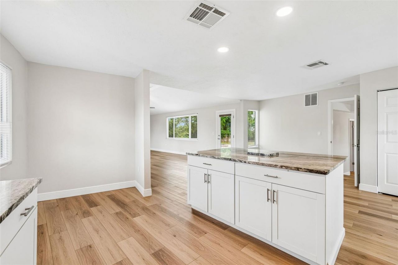 7745 Westmoreland Drive, Sarasota, FL 34243 Photo