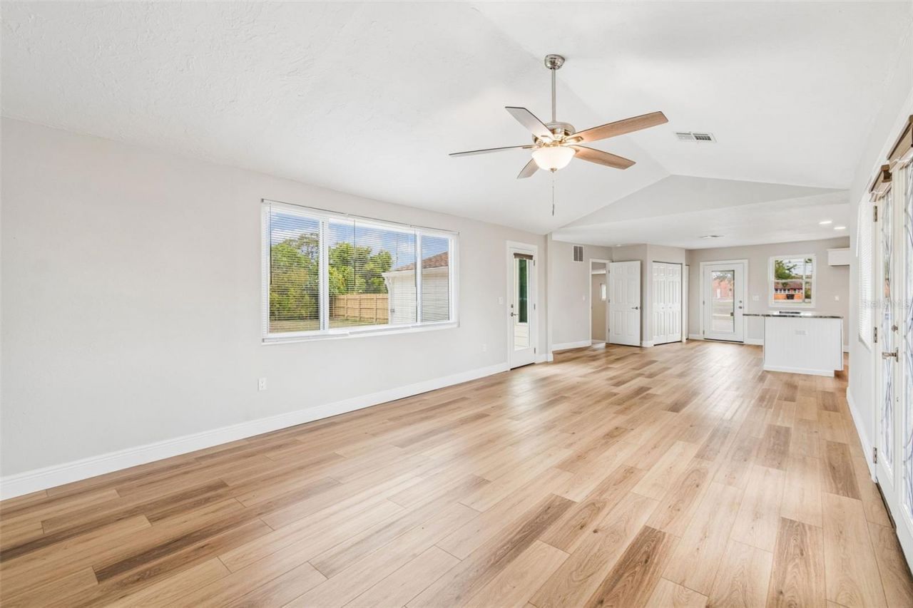 7745 Westmoreland Drive, Sarasota, FL 34243 Photo