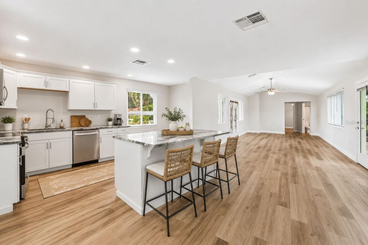 7745 Westmoreland Drive, Sarasota, FL 34243 Photo