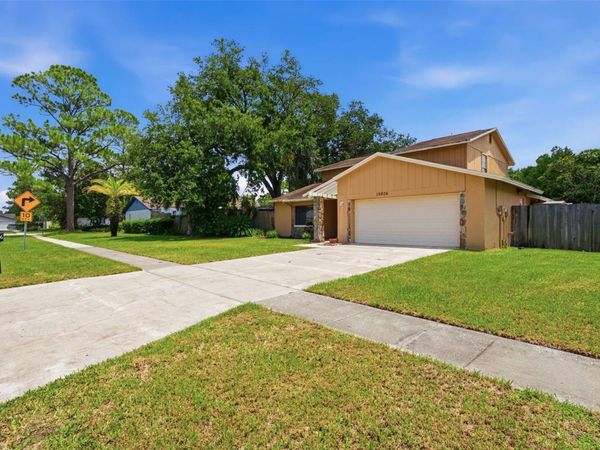 15806 PENNINGTON ROAD , TAMPA, FL 33624