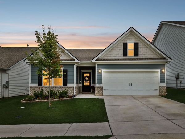 128 Gatwick Dr, Lebanon, TN 37087
