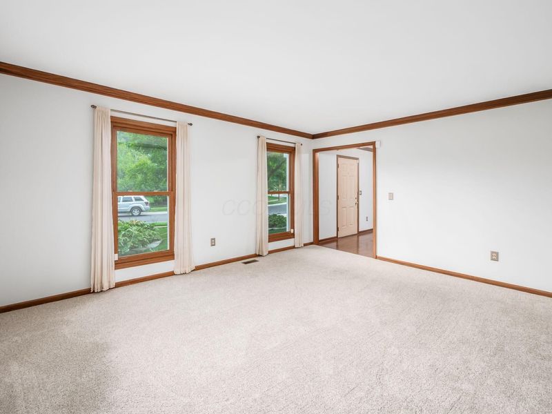 2216 London Plane Drive, Columbus, OH 43235 Photo 6