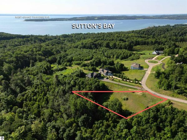 1886 Blue Water Court N, Suttons Bay, MI 49682