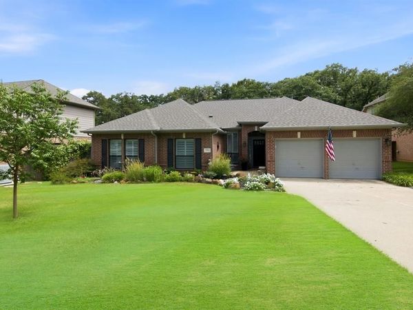 2702 Pinehurst Drive, Grapevine, TX 76051