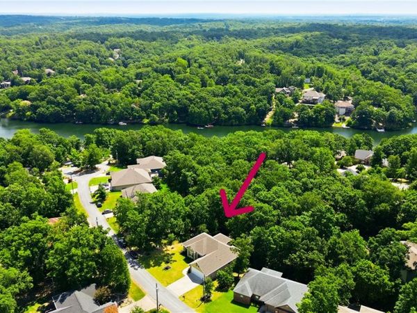 16 Brittany Lane, Bella Vista, AR 72714