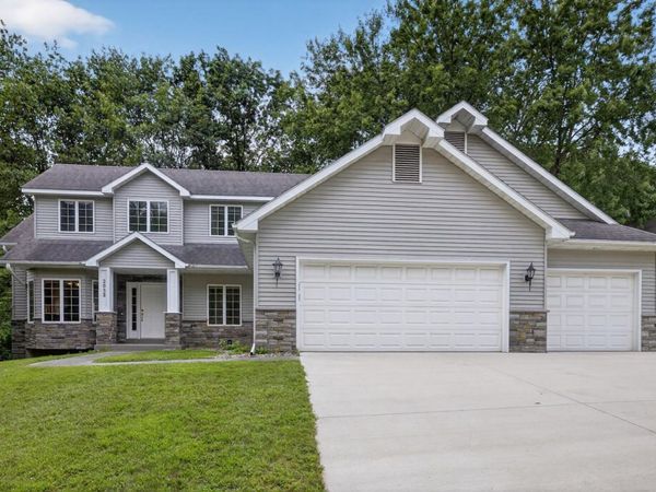 2032 Fox Valley Drive SW, Rochester, MN 55902