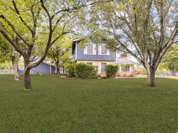 12591 LAVERNIA RD, St Hedwig, TX 78152
