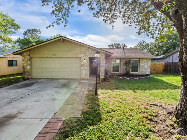 923 Saddlebrook Dr, San Antonio, TX 78245