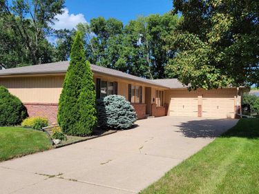 5400 S 65th Street Circle, Lincoln, NE 68516