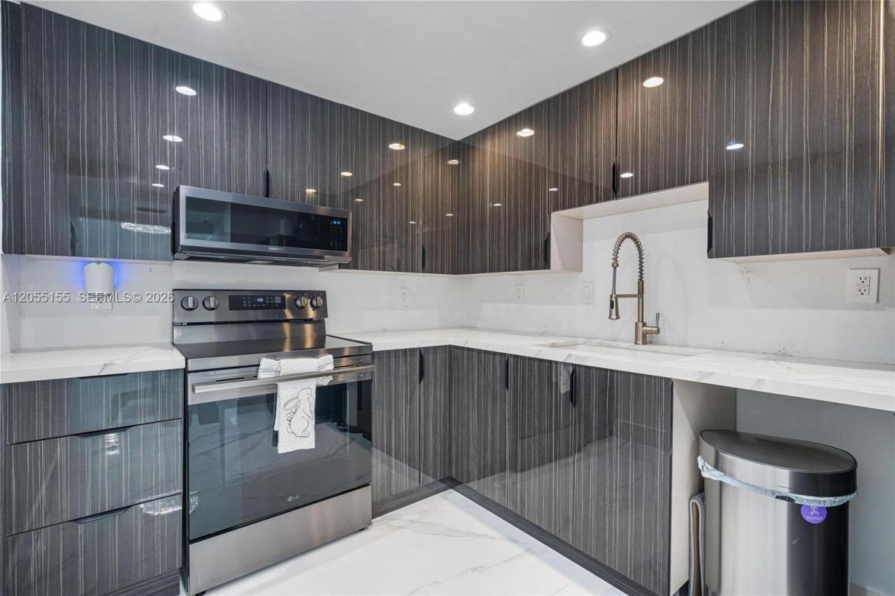 1623 Collins Ave , Unit 716, Miami Beach, FL 33139 Photo