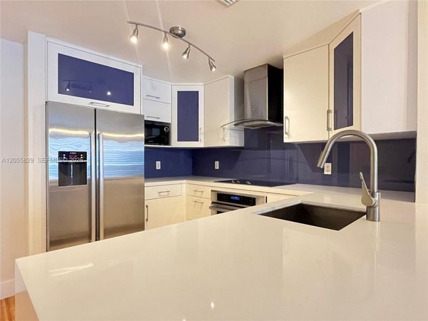 10 Aragon Ave , Unit 614, Coral Gables, FL 33134