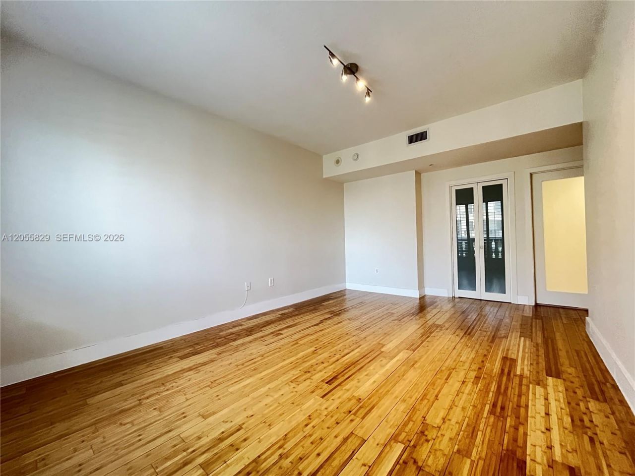 10 Aragon Ave , Unit 614, Coral Gables, FL 33134 Photo