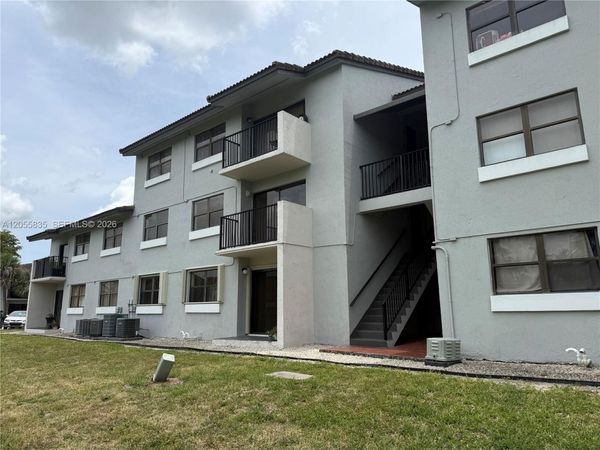 7195 NW 179th St, Unit 211, Hialeah, FL 33015