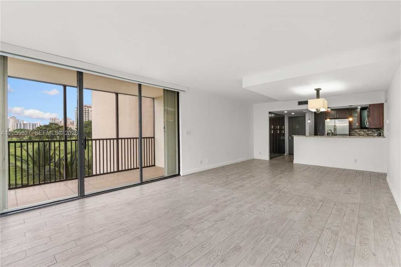 20379 W Country Club Dr, Unit 433, Aventura, FL 33180 Photo