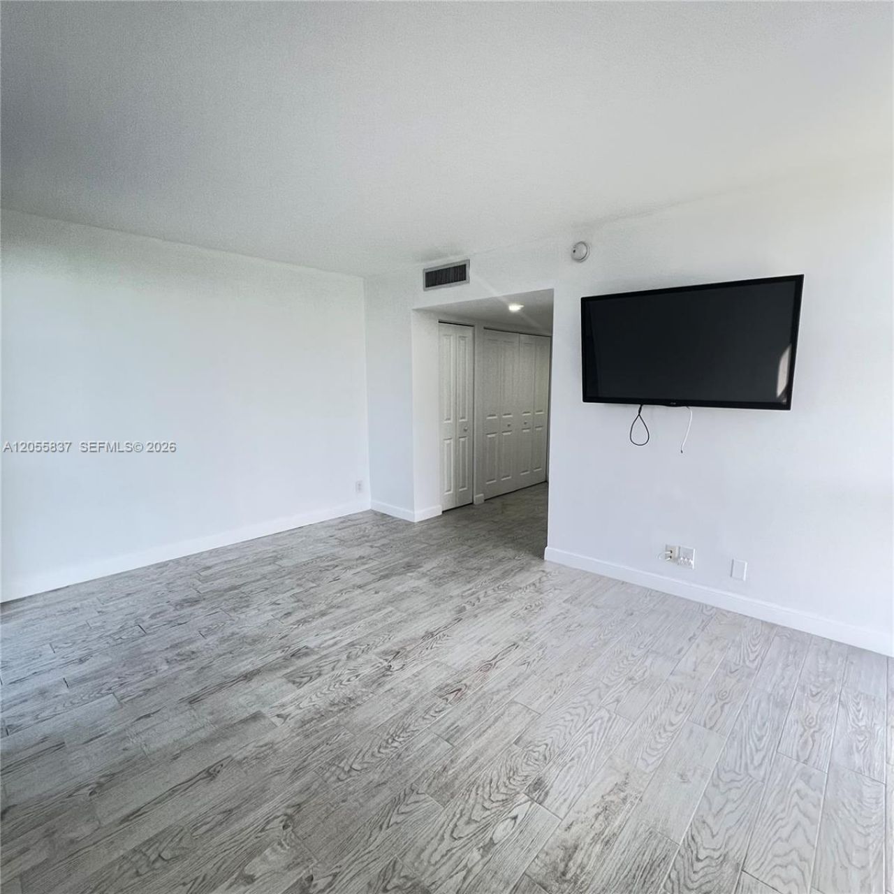 20379 W Country Club Dr, Unit 433, Aventura, FL 33180 Photo