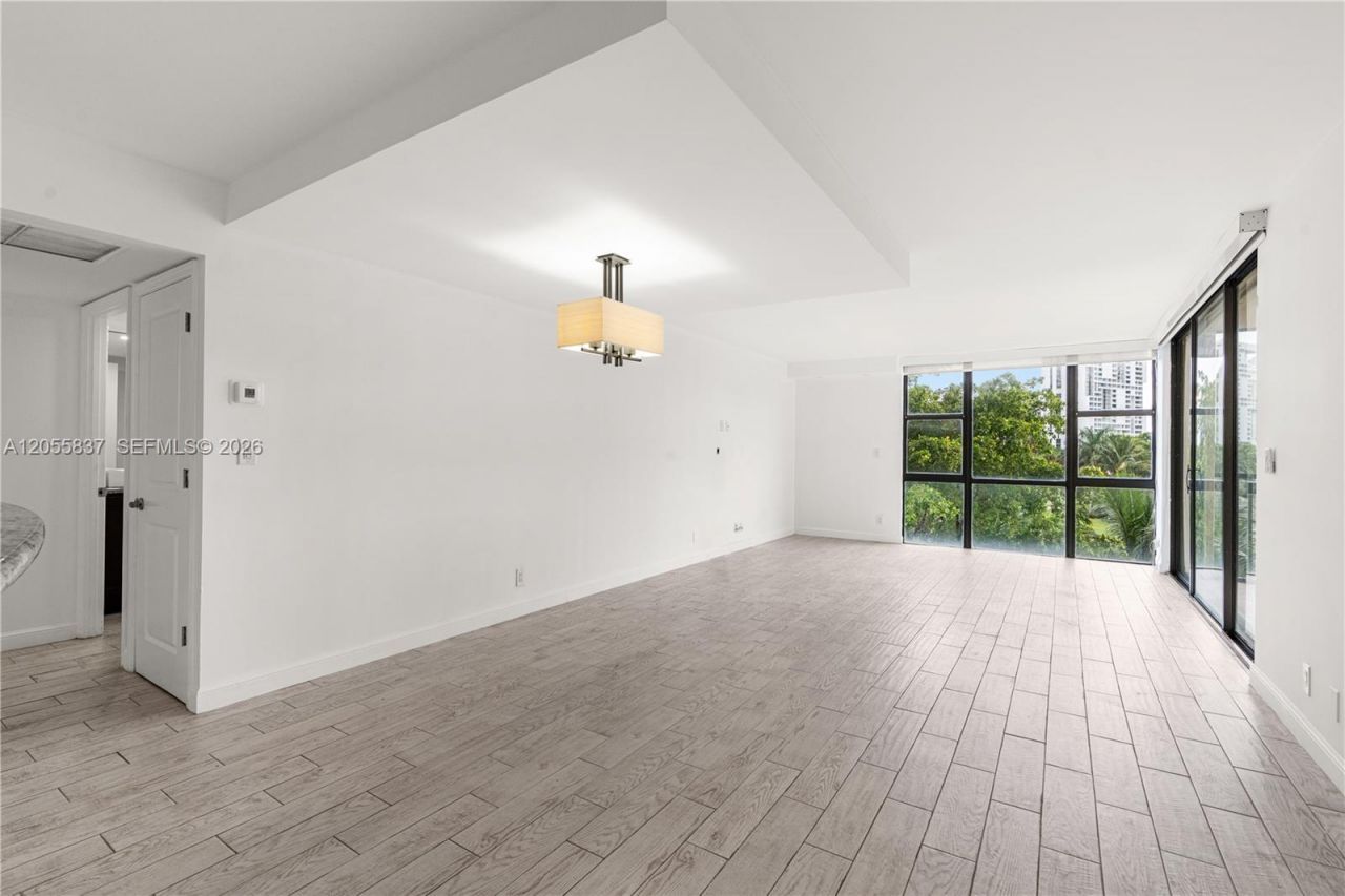 20379 W Country Club Dr, Unit 433, Aventura, FL 33180 Photo
