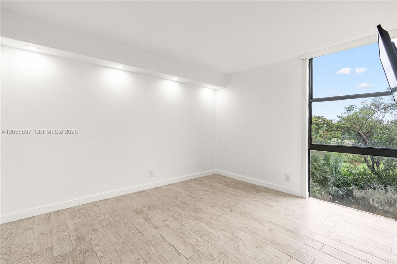 20379 W Country Club Dr, Unit 433, Aventura, FL 33180 Photo
