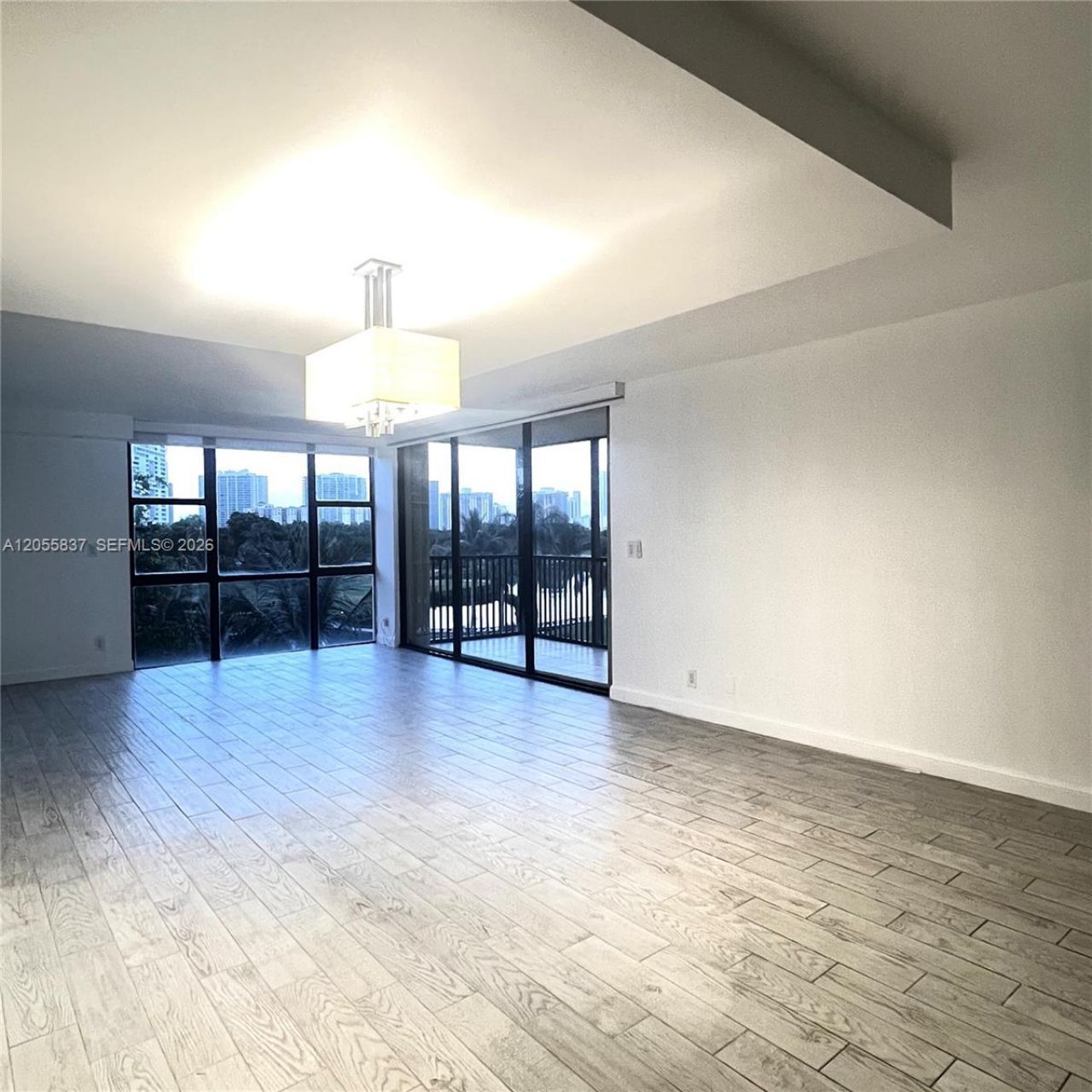 20379 W Country Club Dr, Unit 433, Aventura, FL 33180 Photo