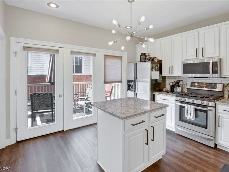 10933 Detroit Avenue, Cleveland, OH 44102 Photo 10