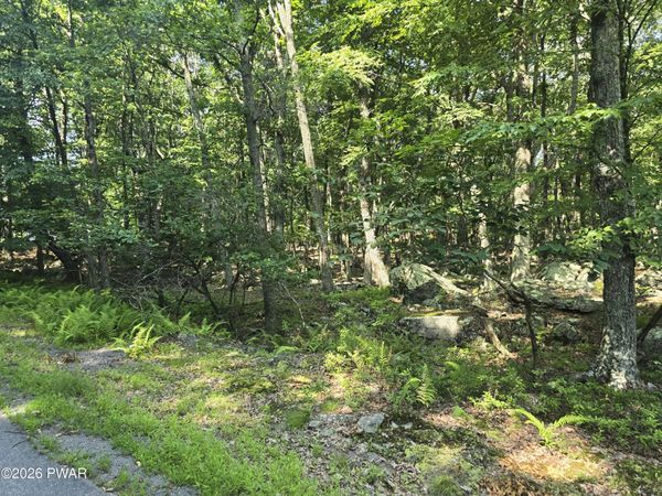 260 Seneca Drive, Milford, PA 18337