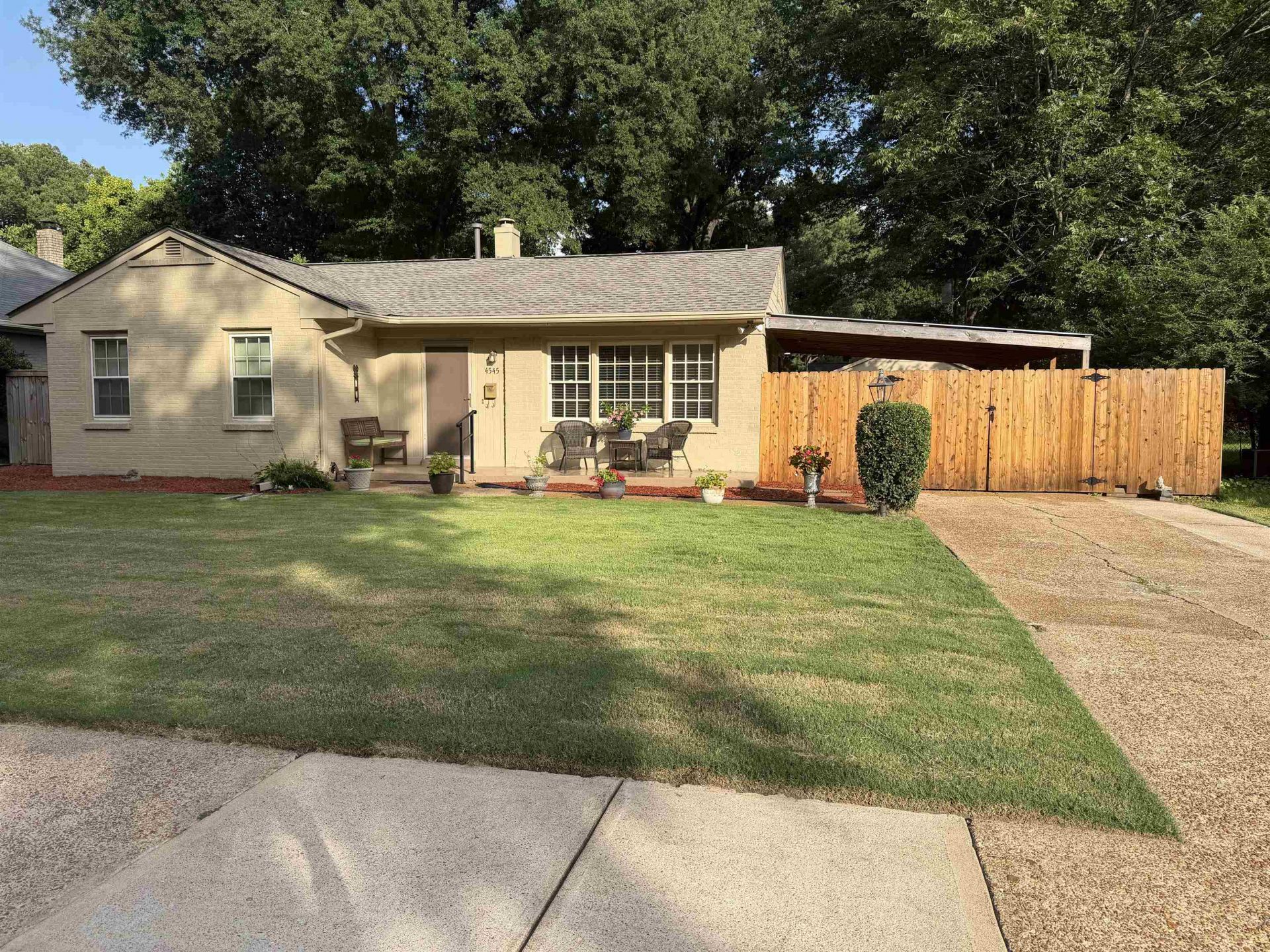 4545 Flamingo Rd, Memphis, TN 38117 Main Photo