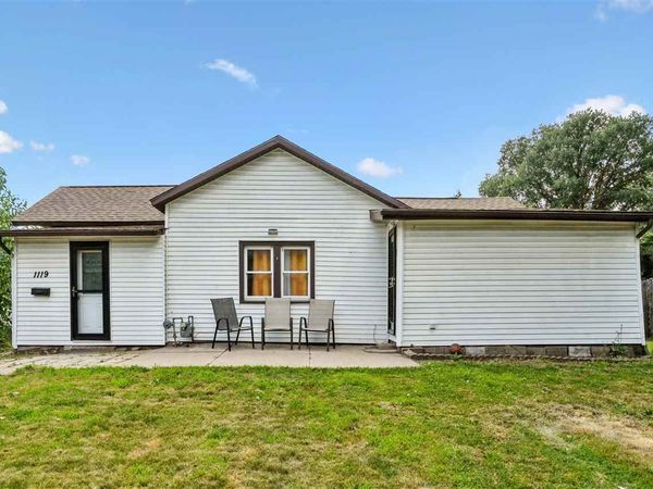 1119 E 10th Street, Muscatine, IA 52761