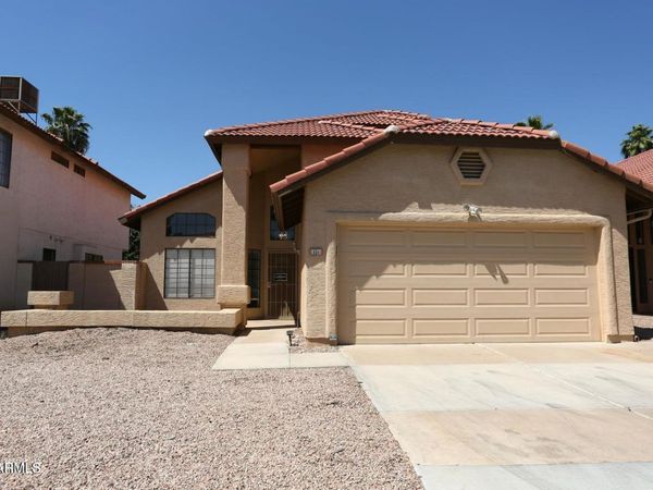 924 E MANOR Drive, Chandler, AZ 85225