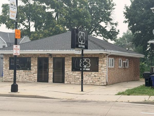 2057 Douglas AVENUE, Racine, WI 53402