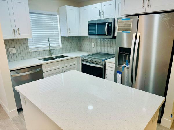 805 W OAKLAND PARK Boulevard, Unit E5, Wilton Manors, FL 33311