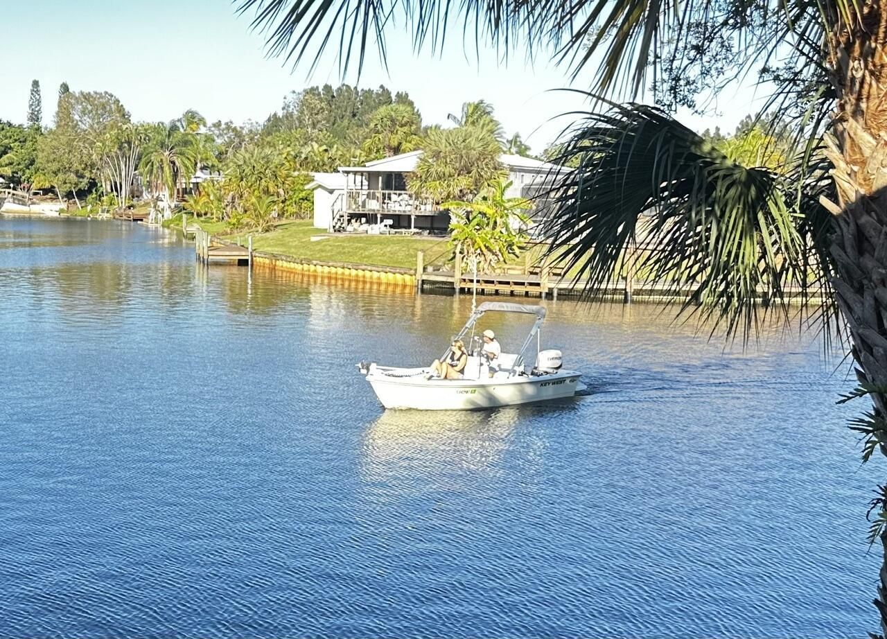 7882 SE Paradise Drive, Stuart, FL 34997 Photo