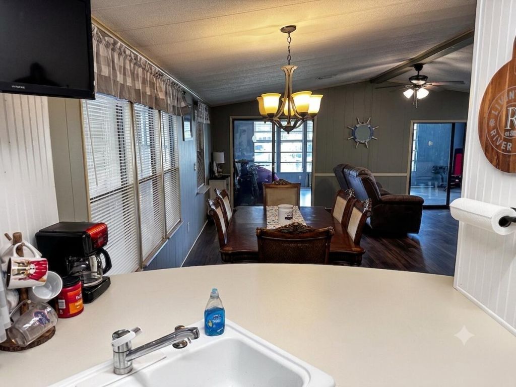 7882 SE Paradise Drive, Stuart, FL 34997 Photo