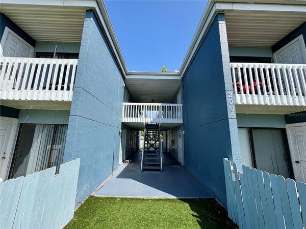 2005 5TH STREET W, Unit B, BRADENTON, FL 34205
