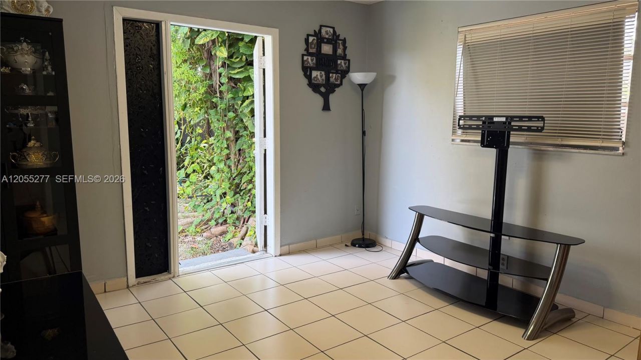 Please Call For Address, Miami, FL 33165 Photo