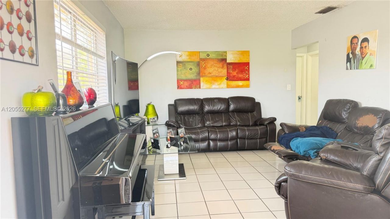 Please Call For Address, Miami, FL 33165 Photo
