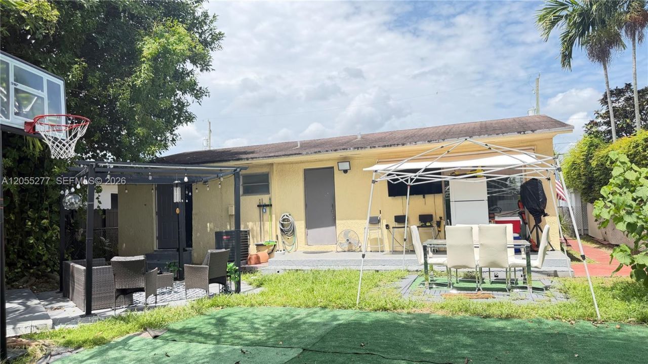 Please Call For Address, Miami, FL 33165 Photo