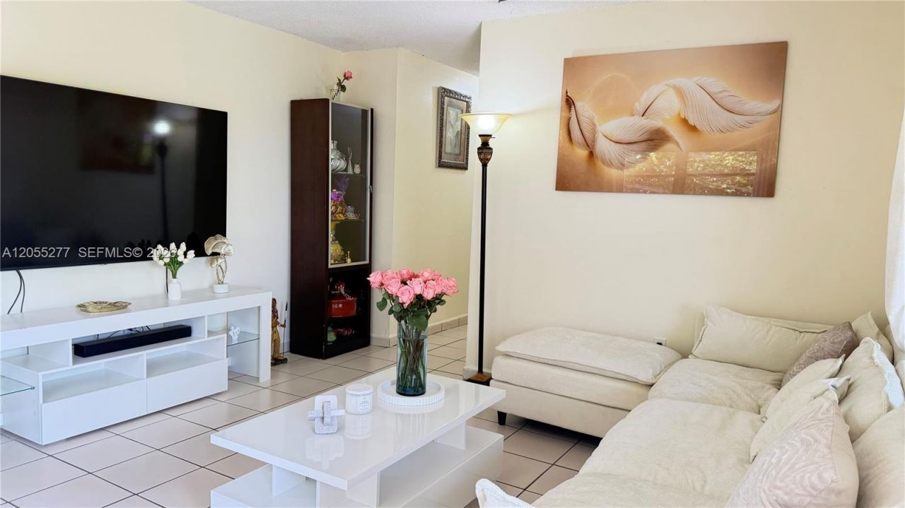 Please Call For Address, Miami, FL 33165 Photo