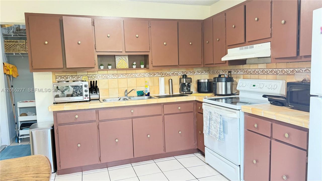 Please Call For Address, Miami, FL 33165 Photo