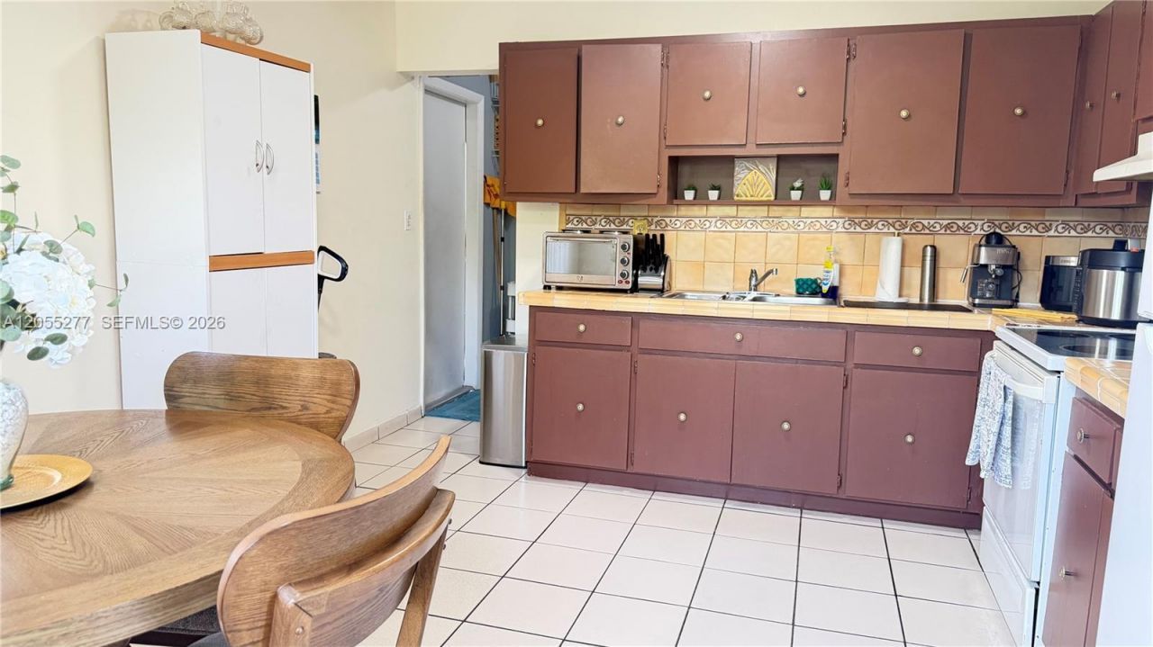 Please Call For Address, Miami, FL 33165 Photo