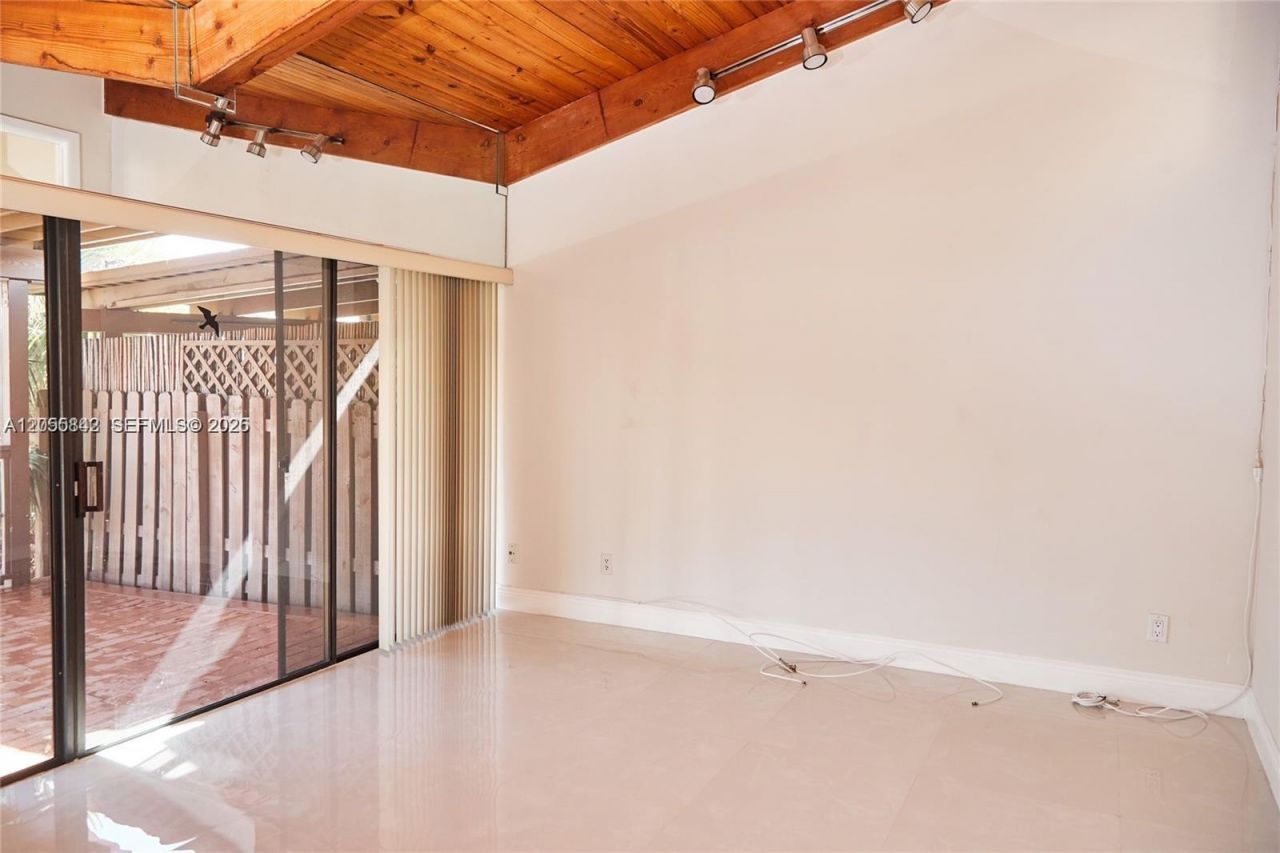 347 Leslie Dr , Hallandale Beach, FL 33009 Photo