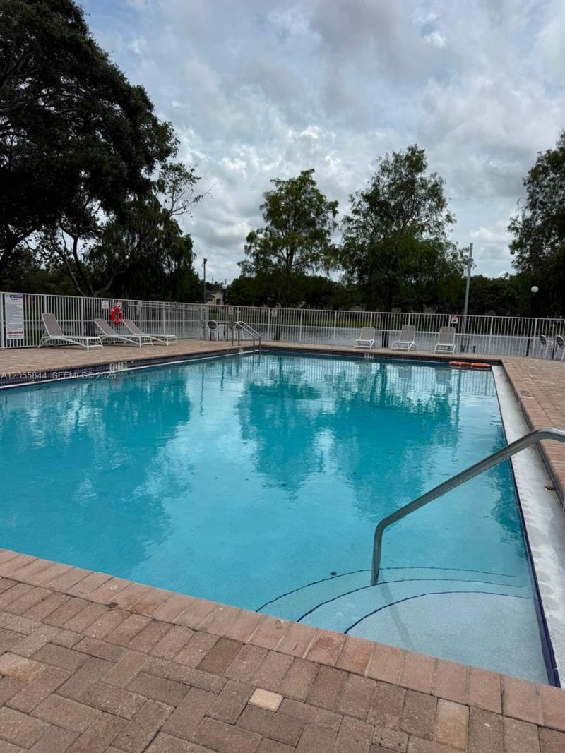 3680 N 56th Ave, Unit 823, Hollywood, FL 33021 Photo