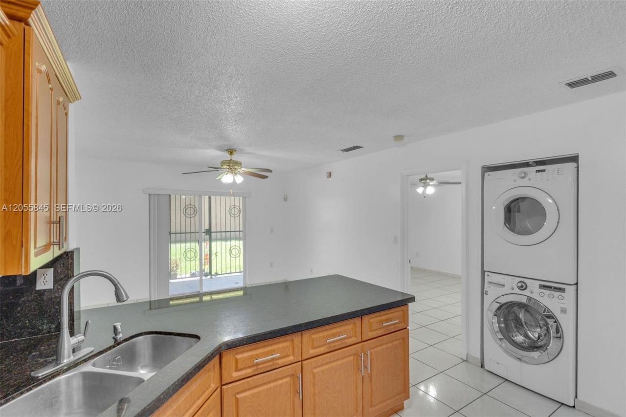 8851 NW 119th St , Unit 3112-3, Hialeah Gardens, FL 33018 Photo