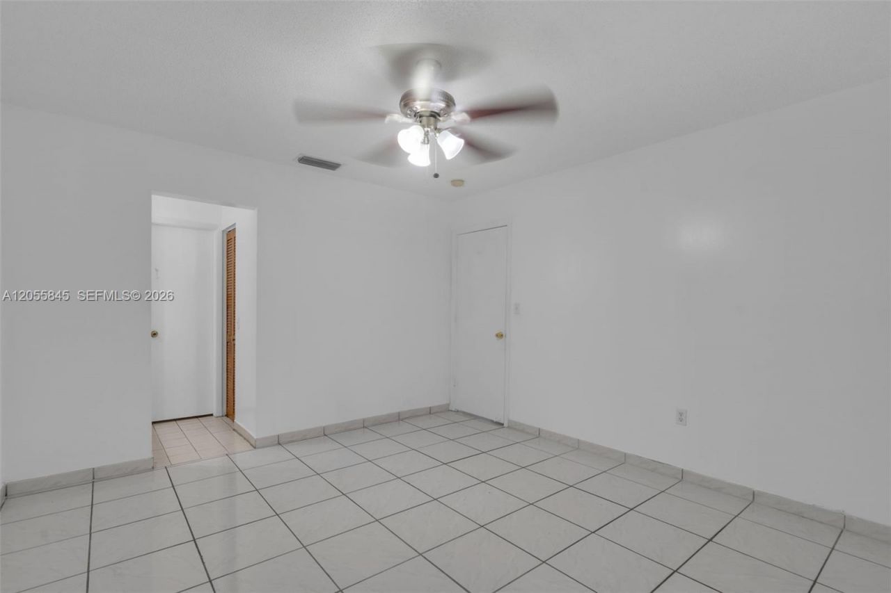 8851 NW 119th St , Unit 3112-3, Hialeah Gardens, FL 33018 Photo