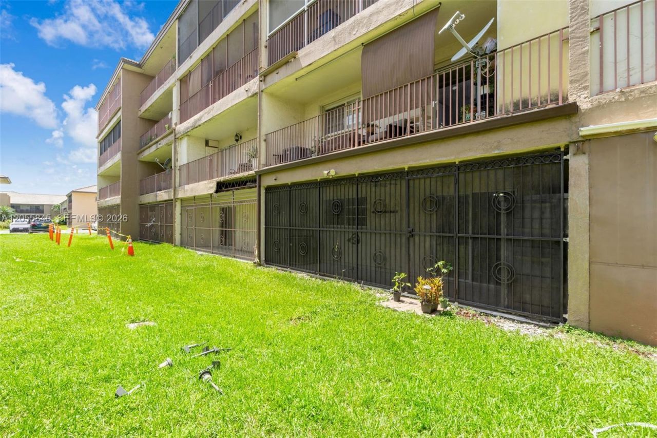 8851 NW 119th St , Unit 3112-3, Hialeah Gardens, FL 33018 Photo