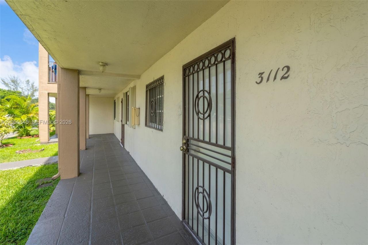 8851 NW 119th St , Unit 3112-3, Hialeah Gardens, FL 33018 Photo