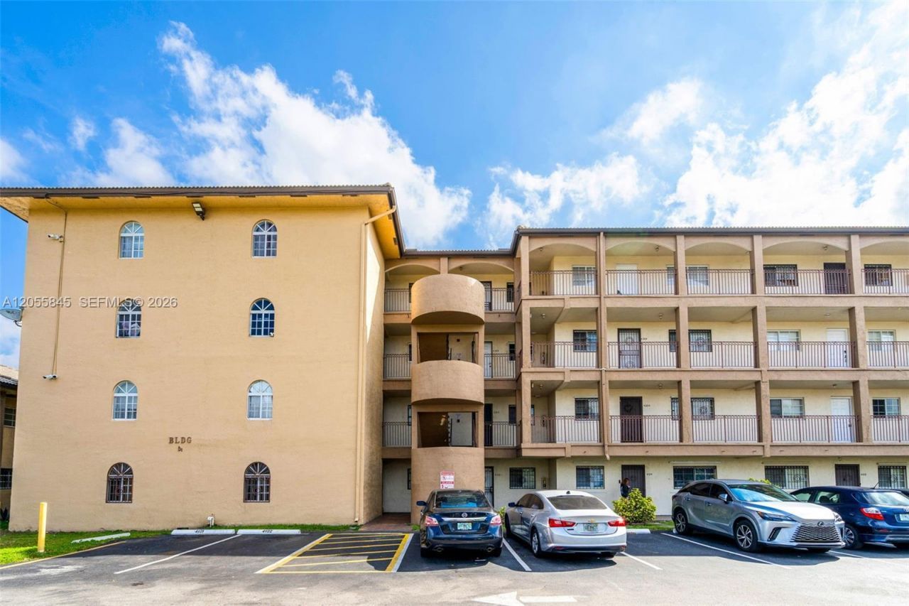 8851 NW 119th St , Unit 3112-3, Hialeah Gardens, FL 33018 Photo