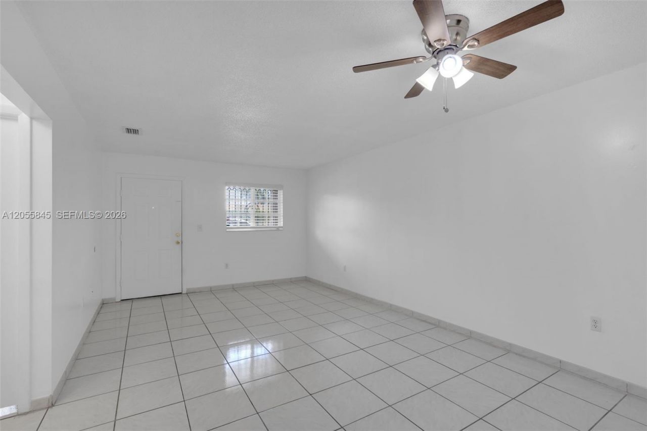 8851 NW 119th St , Unit 3112-3, Hialeah Gardens, FL 33018 Photo