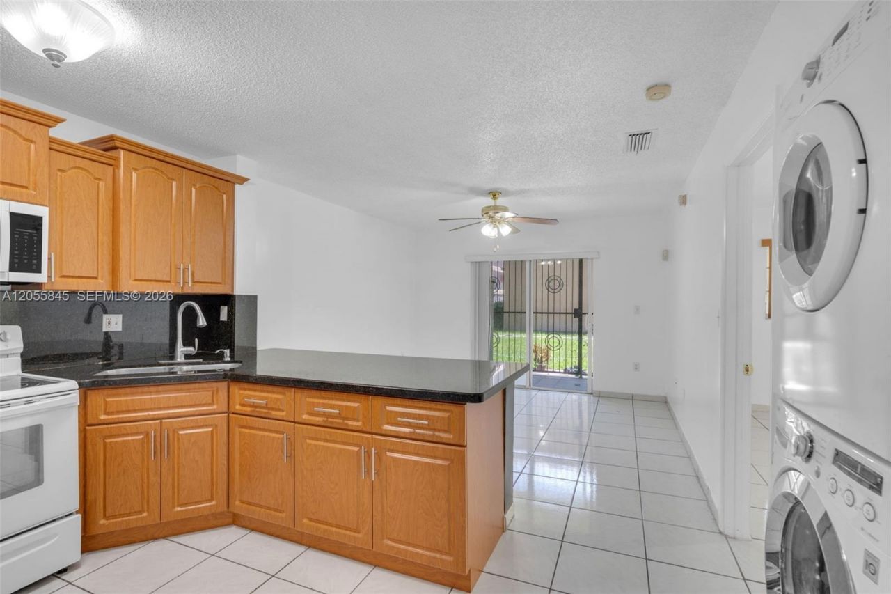 8851 NW 119th St , Unit 3112-3, Hialeah Gardens, FL 33018 Photo